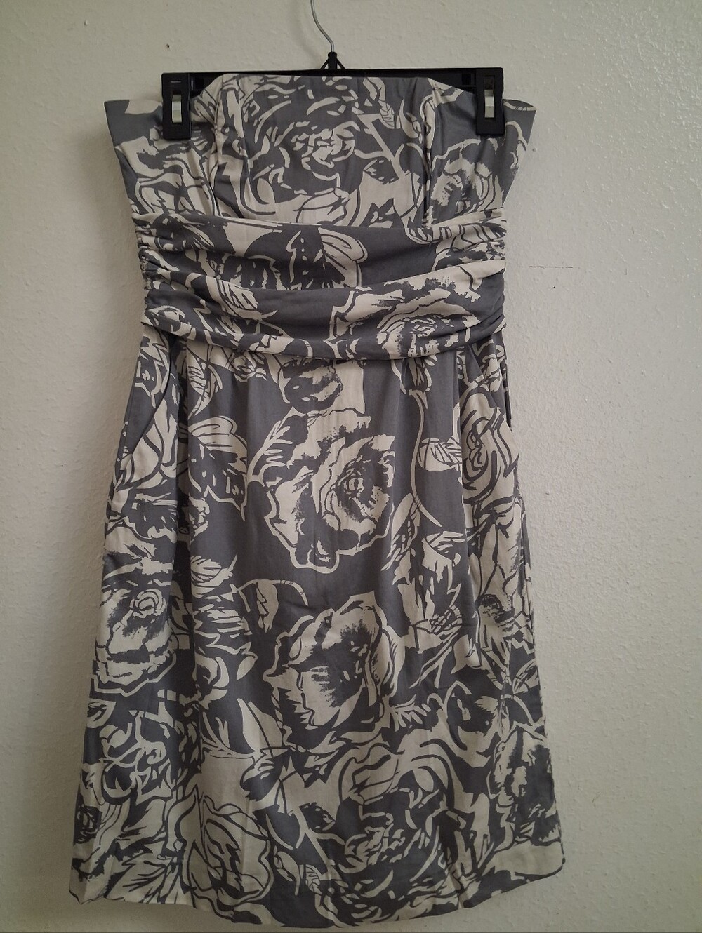 Banana Republic Strapless Gray White Floral Print Cocktail Dress Size 2 Ruched
